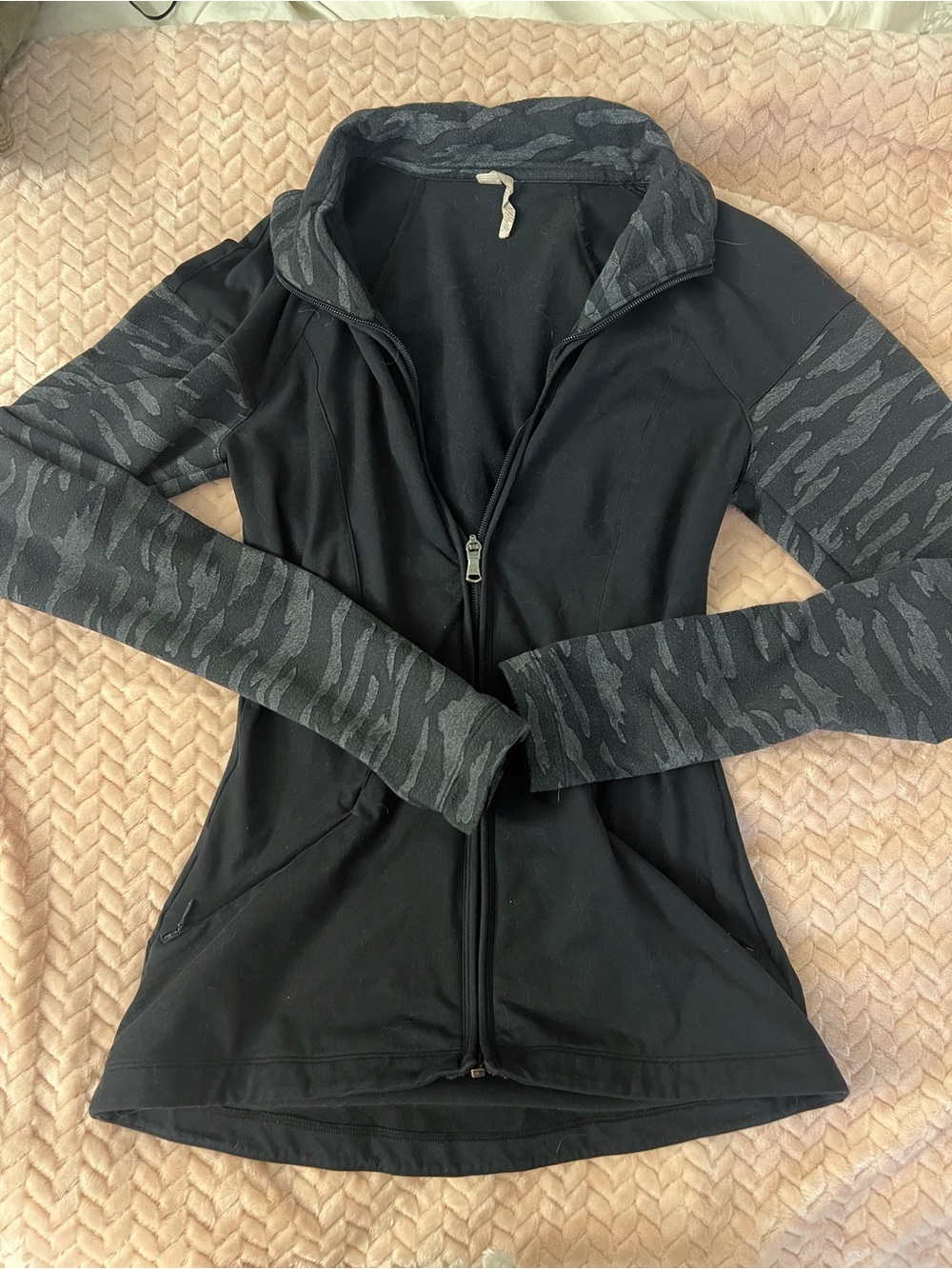 Under Armour Black Full-Zip Jacket with Gray Patterned Sleeves